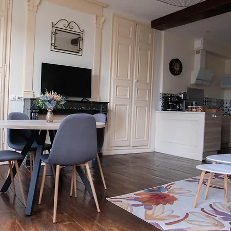 Cathedral Spark Apartment *