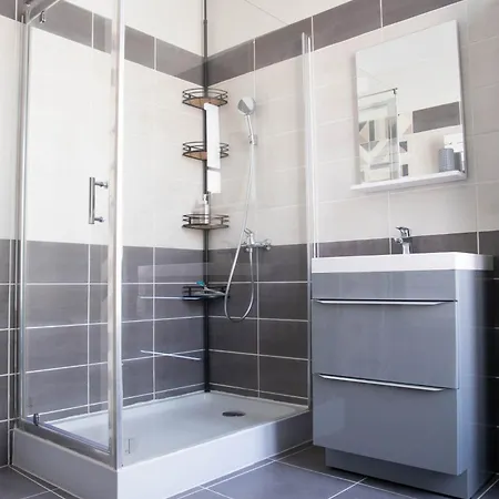 Cathedral Spark Apartment *